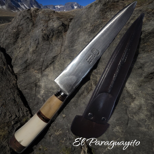 Cuchillo Facón de acero al carbono mango madera y hueso buey 20 cms